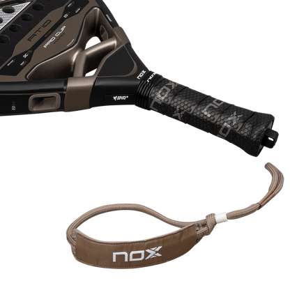 PALA NOX AT10 Pro Cup Hard 2026 by Agustin Tapia